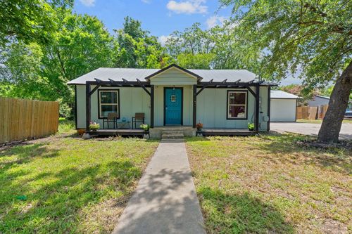 1013 N Colorado St, Lockhart, TX, 78644-1744 | Card Image