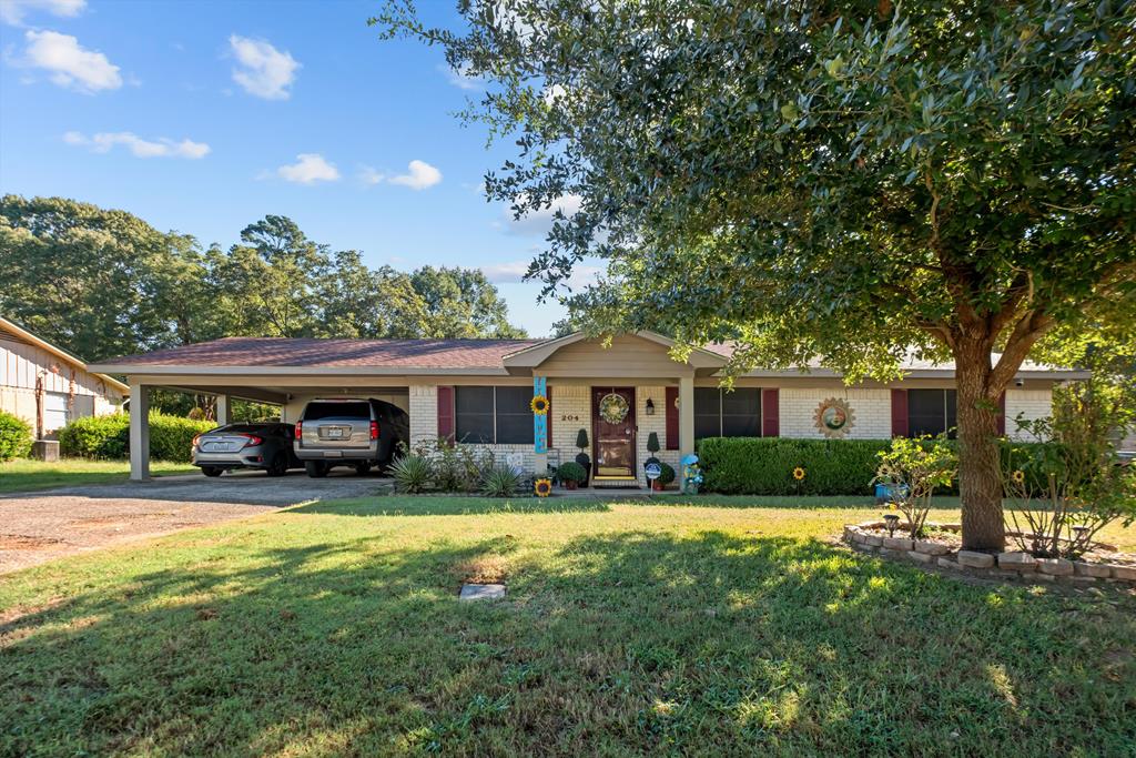 Trimble St, Palestine, TX 75803