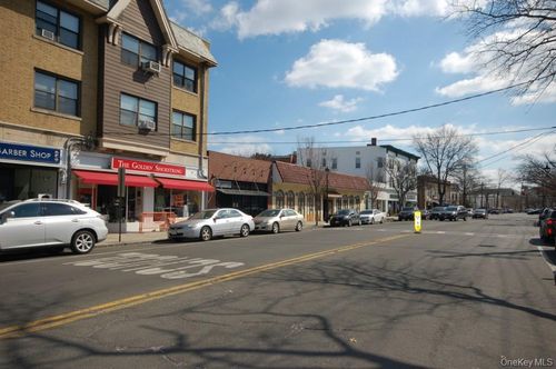 storefront-157 Larchmont Avenue, Mamaroneck, NY, 10538 | Card Image