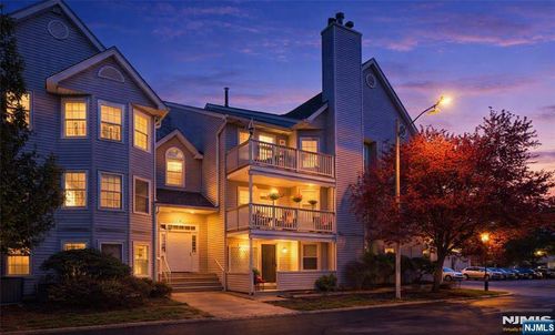 101 Quartz Ln, Paterson, NJ, 07501-3349 | Card Image