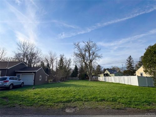 653 Manor Dr, Chittenango, NY, 13037-1305 | Card Image