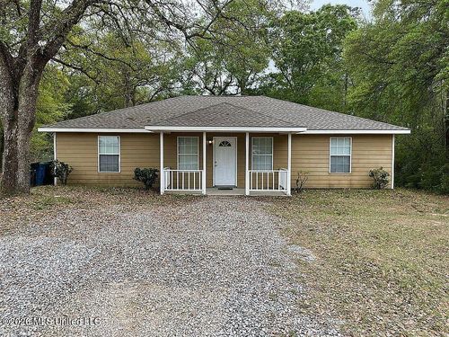 22226 Red Bluff Rd, Moss Point, MS, 39562-7570 | Card Image
