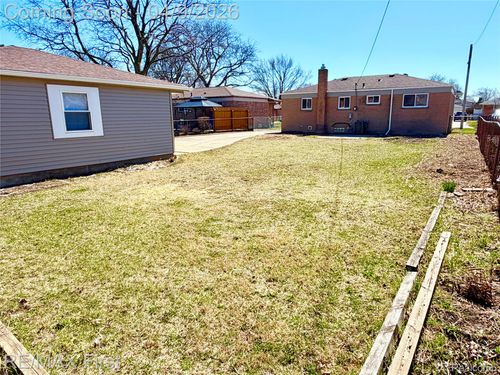 4503 Linville Dr, Warren, MI, 48092-5121 | Card Image