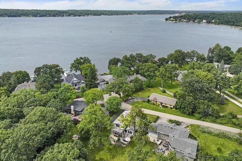 W2891 Hollybush Dr, Lake Geneva, WI, 53147-3854 | Card Image