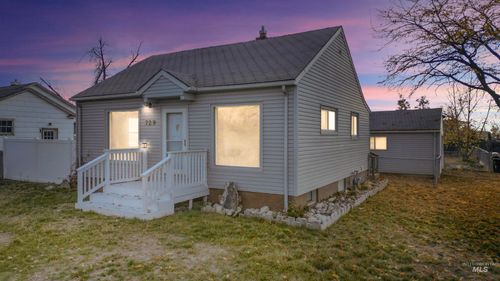 729 11th Ave N, Buhl, ID, 83316-1405 | Card Image