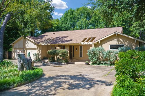 2901 N Sunbeck Cir, Farmers Branch, TX, 75234-7415 | Card Image