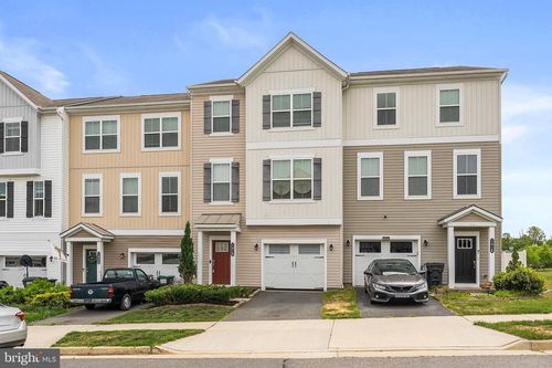 1418 Hudgins Farm Cir, FREDERICKSBURG, VA, 22408-4176 | Card Image