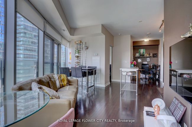 1407 - 12 York St, Condo with 2 bedrooms, 2 bathrooms and null parking in Toronto ON | Image 15