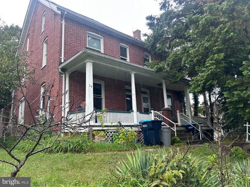 37 W Pennsylvania Ave, STEWARTSTOWN, PA, 17363-4129 | Card Image