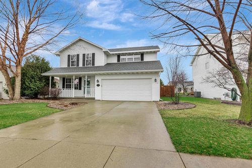 143 Olde School Road, NEENAH, WI, 54956 | Card Image