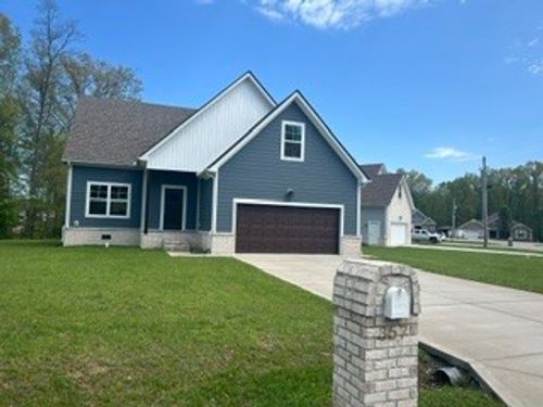 357 Oak Glen Dr, Smithville, TN, 37166-2231 | Card Image