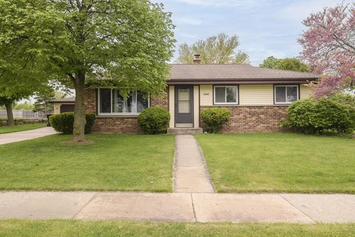 10065 S Cindy Lane, Oak Creek, WI, 53154 | Card Image