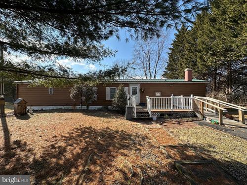 15305 Bowman Ct, GREENCASTLE, PA, 17225-9600 | Card Image