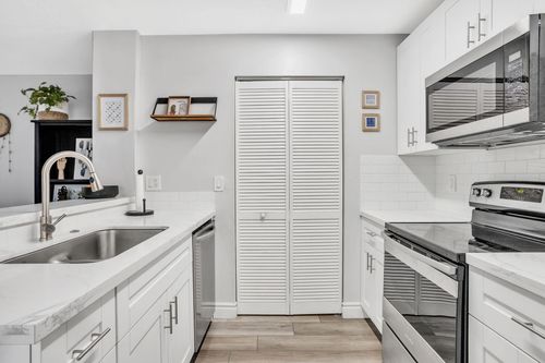 8033-8033 Nw 71st Ct, Tamarac, FL, 33321-2761 | Card Image