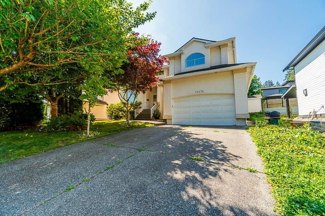 20576 Grade Crescent, House other with 4 bedrooms, 2 bathrooms and 6 parking in Langley BC | Image 1