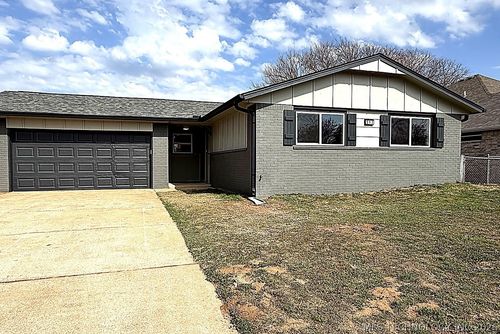 513 W C St, Jenks, OK, 74037-2910 | Card Image