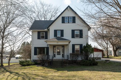 4055 S 103rd St, Greenfield, WI, 53228-2005 | Card Image