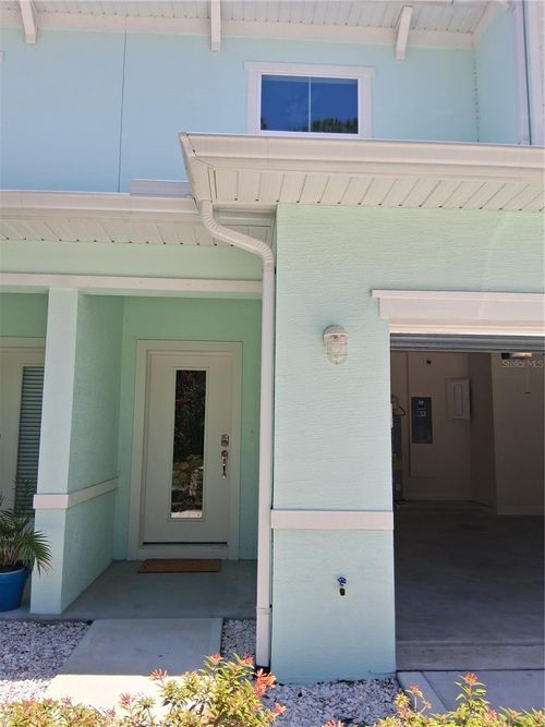 561 Coronado Cove Rd, New Smyrna Beach, FL, 32168-8512 | Card Image