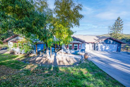 242 Montgomery Dr, Mokelumne Hill, CA, 95245-9729 | Card Image