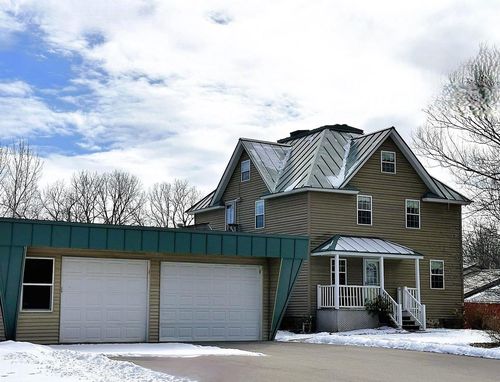 1984 Oakridge Road, NEENAH, WI, 54956 | Card Image