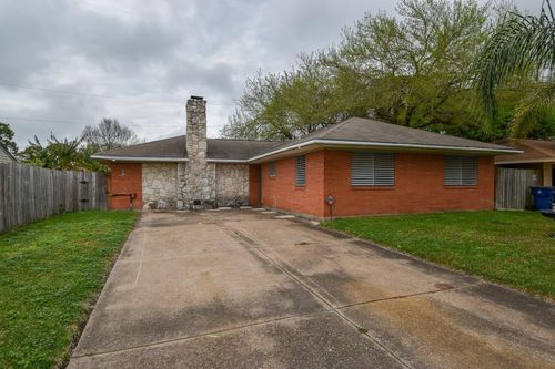 3014 14th Ave N, Texas City, TX, 77590-5110 | Card Image
