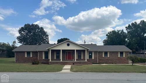 203 Bellwood Dr, Paragould, AR, 72450-3858 | Card Image