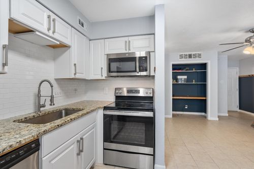 131-1840 Burton Dr, Austin, TX, 78741-4272 | Card Image