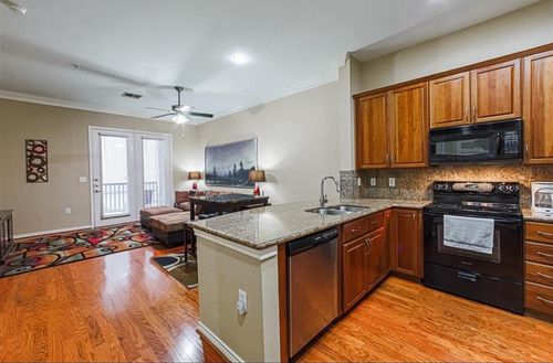118-2400 Mccue Rd, Houston, TX, 77056-5111 | Card Image