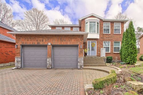 21 Chadburn Cres, Aurora, ON, L4G4V6 | Card Image
