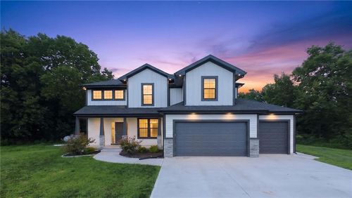 20194 207th St, Tonganoxie, KS, 66086-4118 | Card Image