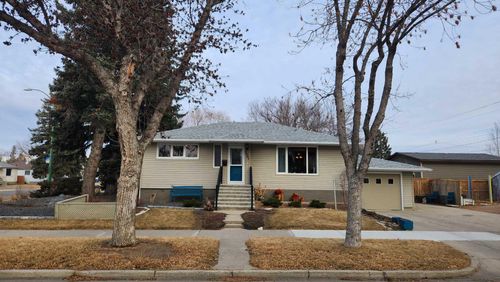 2001 12 Ave S, Lethbridge, AB, T1K0N8 | Card Image