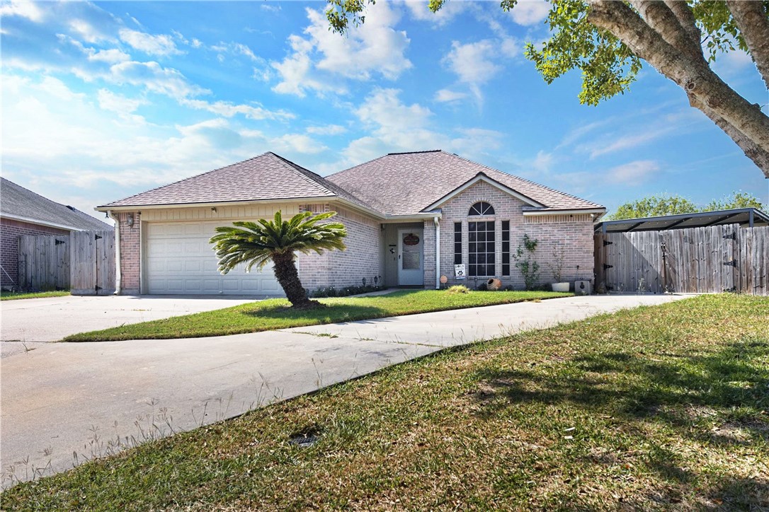 2287 Hillcrest, For Sale in Ingleside Zoocasa