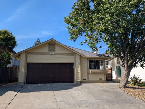 349 Zachary Dr, Vacaville, CA, 95687-7843 | Card Image