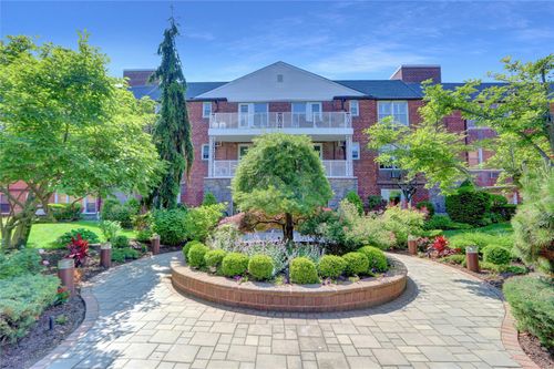 apt-b17-120 Morris Ave, Rockville Centre, NY, 11570-4233 | Card Image