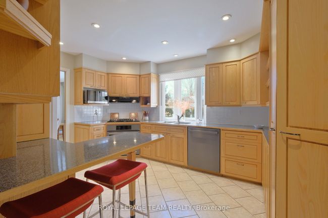 4 Valewood Cres, House other with 4 bedrooms, 4 bathrooms and 4 parking in Gloucester ON | Image 13