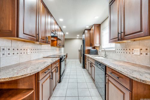 apt-n-201 W Craig Pl, San Antonio, TX, 78212-3469 | Card Image