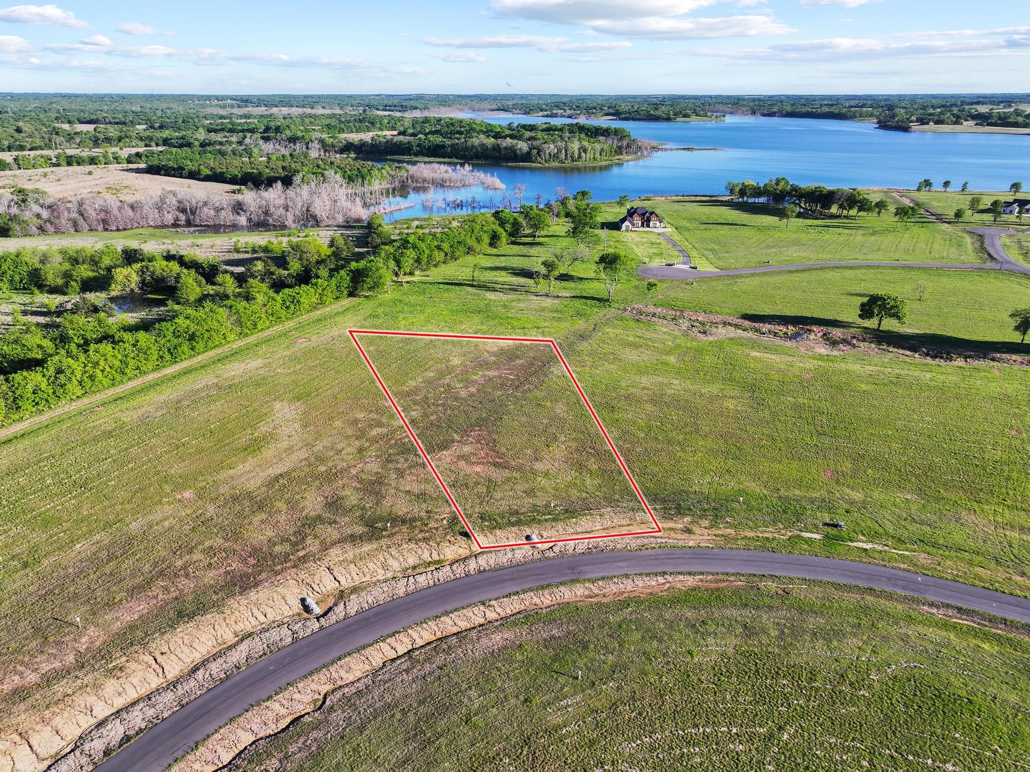 Land in Honey Grove 2