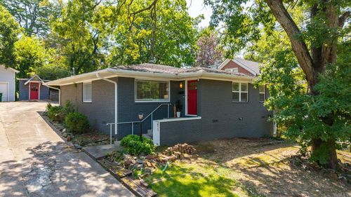 211 Colonial Ct, Little Rock, AR, 72205-4223 | Card Image