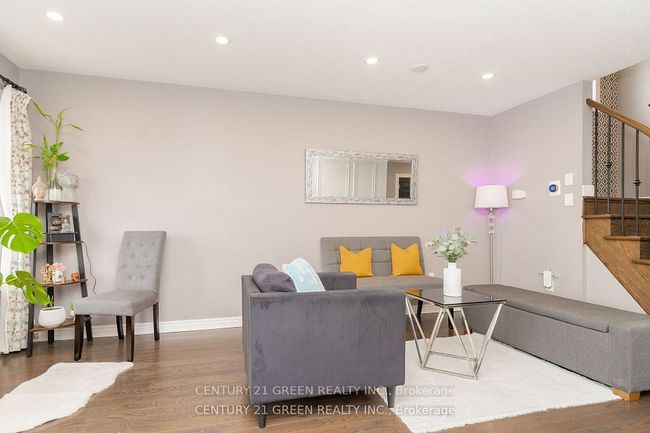 94 Snowling Dr, House attached with 6 bedrooms, 4 bathrooms and 2 parking in Ajax ON | Image 5