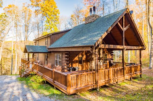 19433 Linden Rd, Logan, OH, 43138-8572 | Card Image