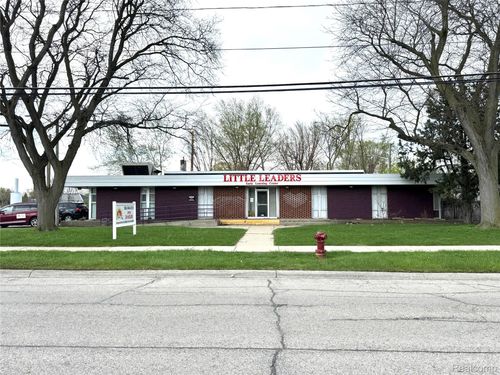 14060 Stephens Rd, Warren, MI, 48089-2211 | Card Image