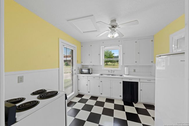 1120 Highway 39, House other with 12 bedrooms, 11 bathrooms and null parking in Ingram TX | Image 33