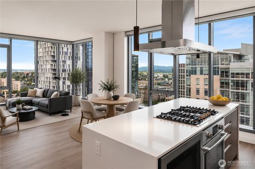 2906-800 Columbia St, Seattle, WA, 98104-3948 | Card Image