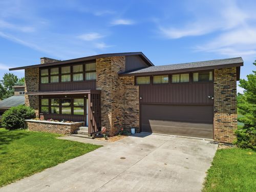 15721 Lakeside Dr, Sterling, IL, 61081-7957 | Card Image