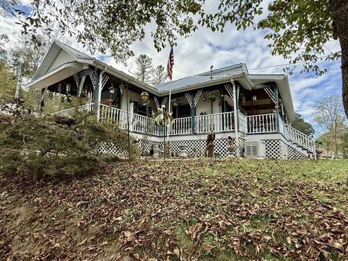 88 Front St, Glouster, OH, 45732-1272 | Card Image