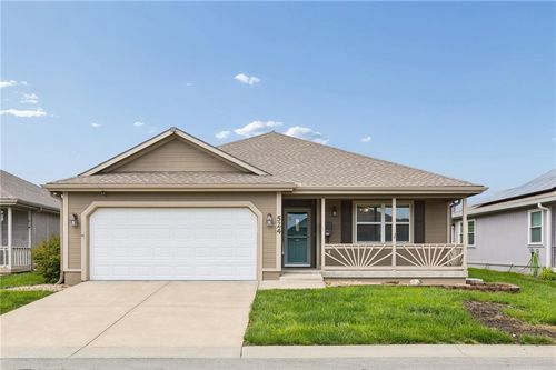 524 S Saturn Dr, Raymore, MO, 64083-8803 | Card Image