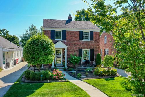 1517 Hollywood Ave, Grosse Pointe Woods, MI, 48236-1309 | Card Image