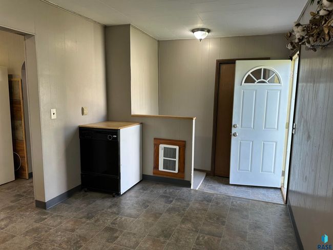 110 N Pearl St, House other with 3 bedrooms, 1 bathrooms and null parking in Menno SD | Image 11