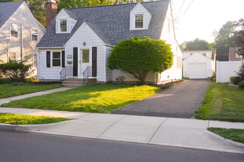 71 Princeton St, West Hartford, CT, 06110-1892 | Card Image