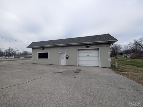 2805 E 23rd St, Granite City, IL, 62040-5908 | Card Image